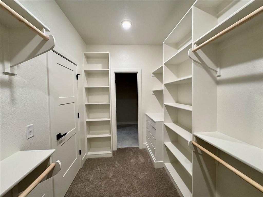 2303 Sw Serena Place. Lees Summit, MO 64082