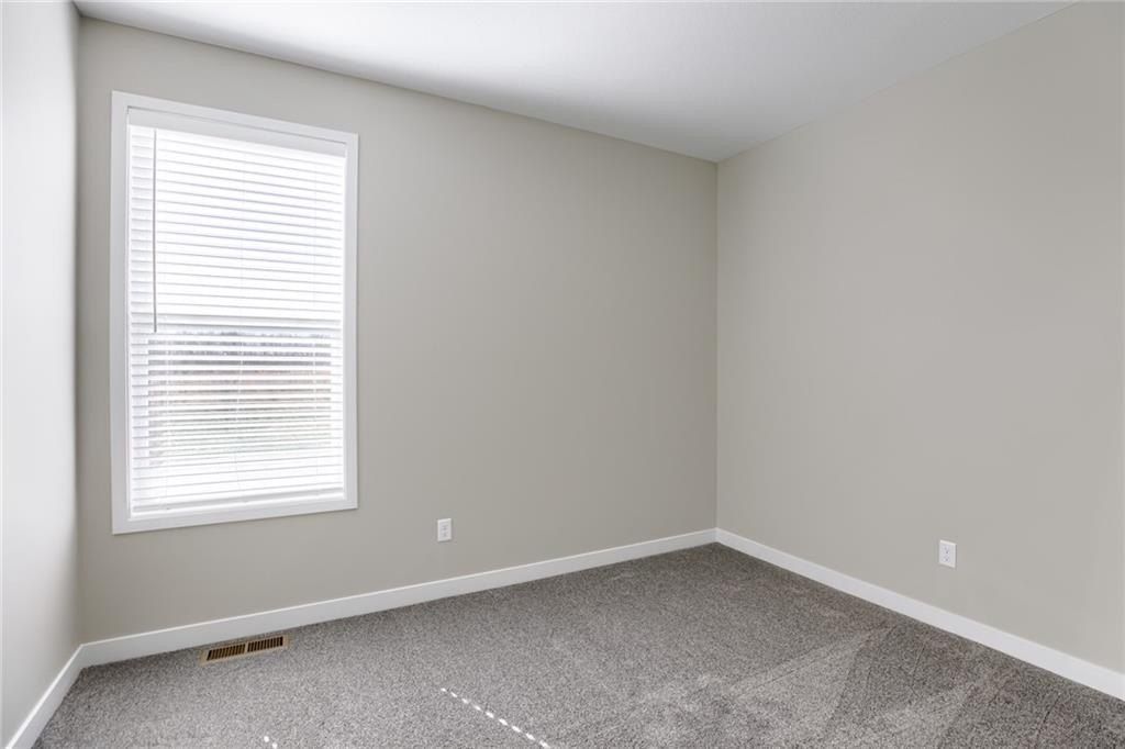 409 Sw Hawthorne Lane. Blue Springs, MO 64014