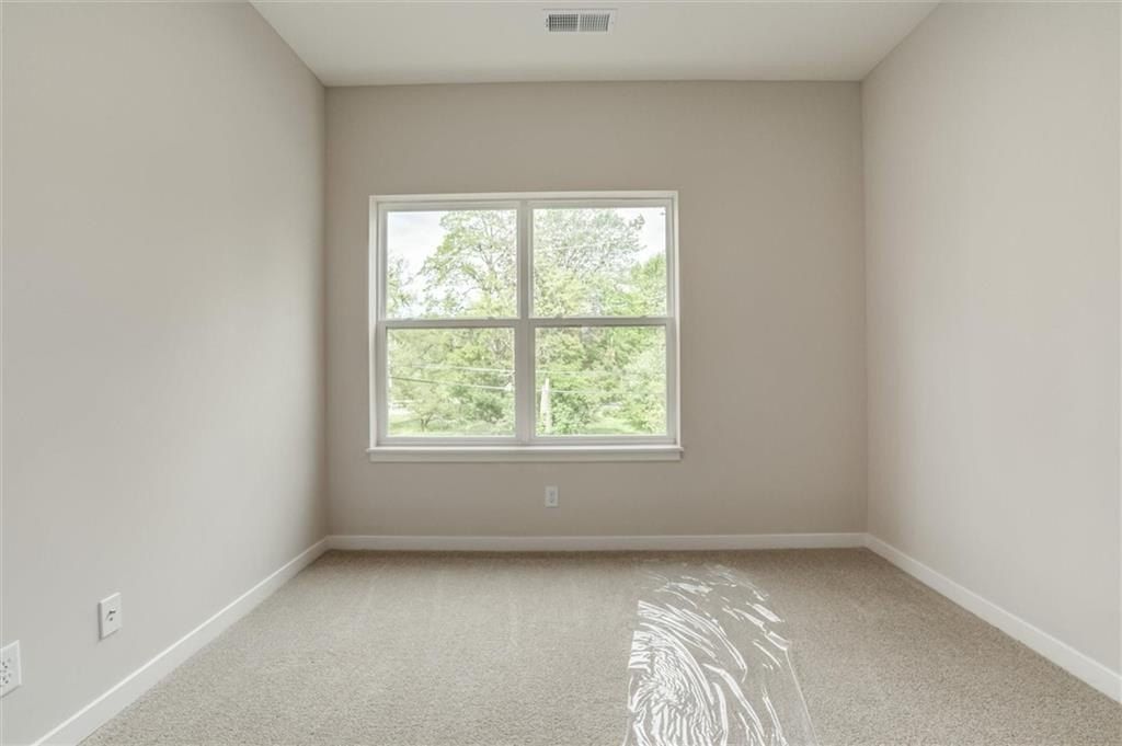 3320 Tracy Avenue. Kansas City, MO 64109