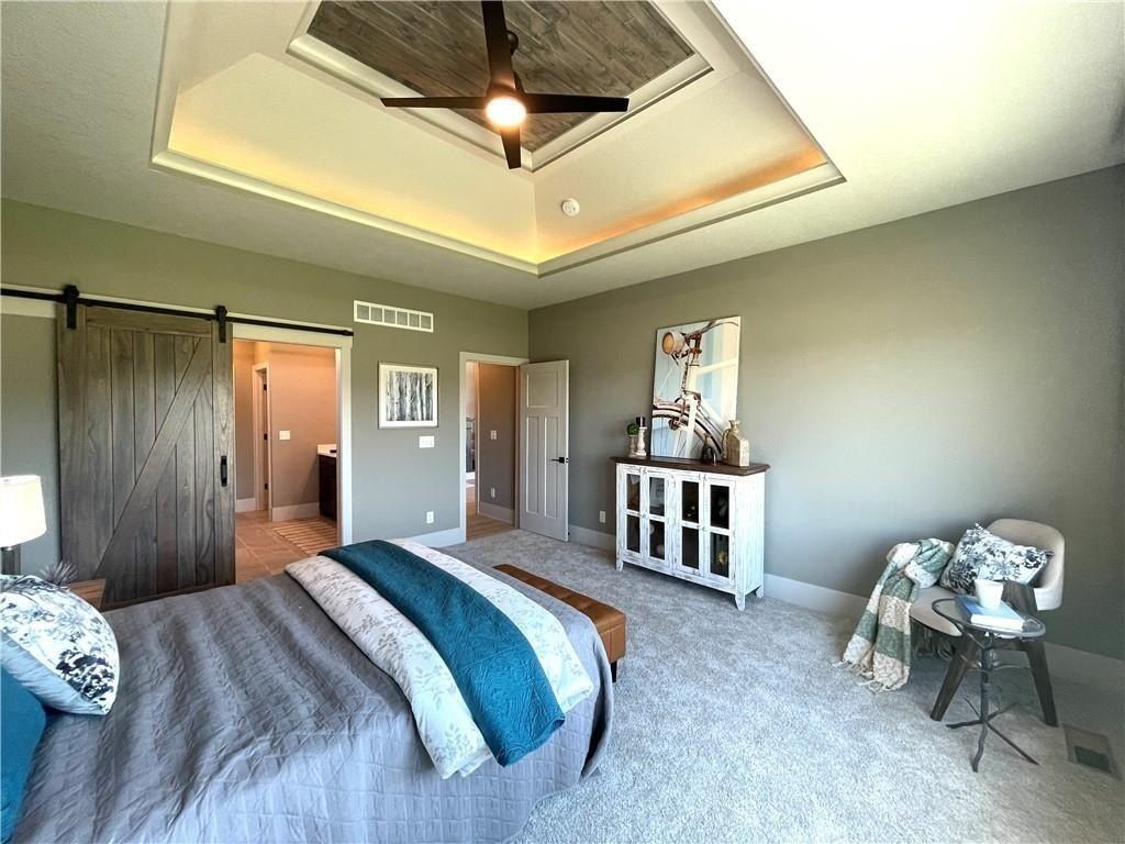 2314 Sw Serena Place. Lees Summit, MO 64082