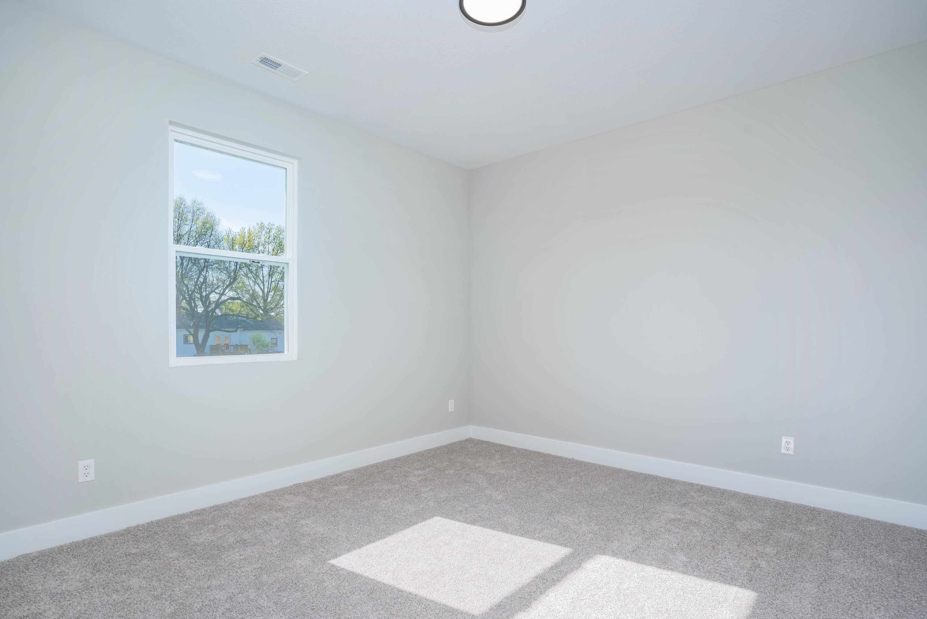 1226 N London Place. Republic, MO 65738