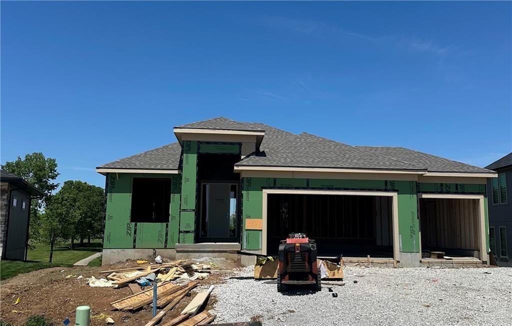 802 Savannah Court. Greenwood, MO 64034