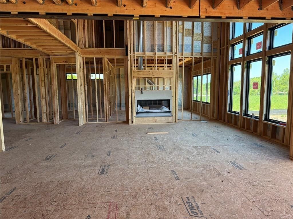 2531 Ne Woodland Oaks Circle. Lees Summit, MO 64086