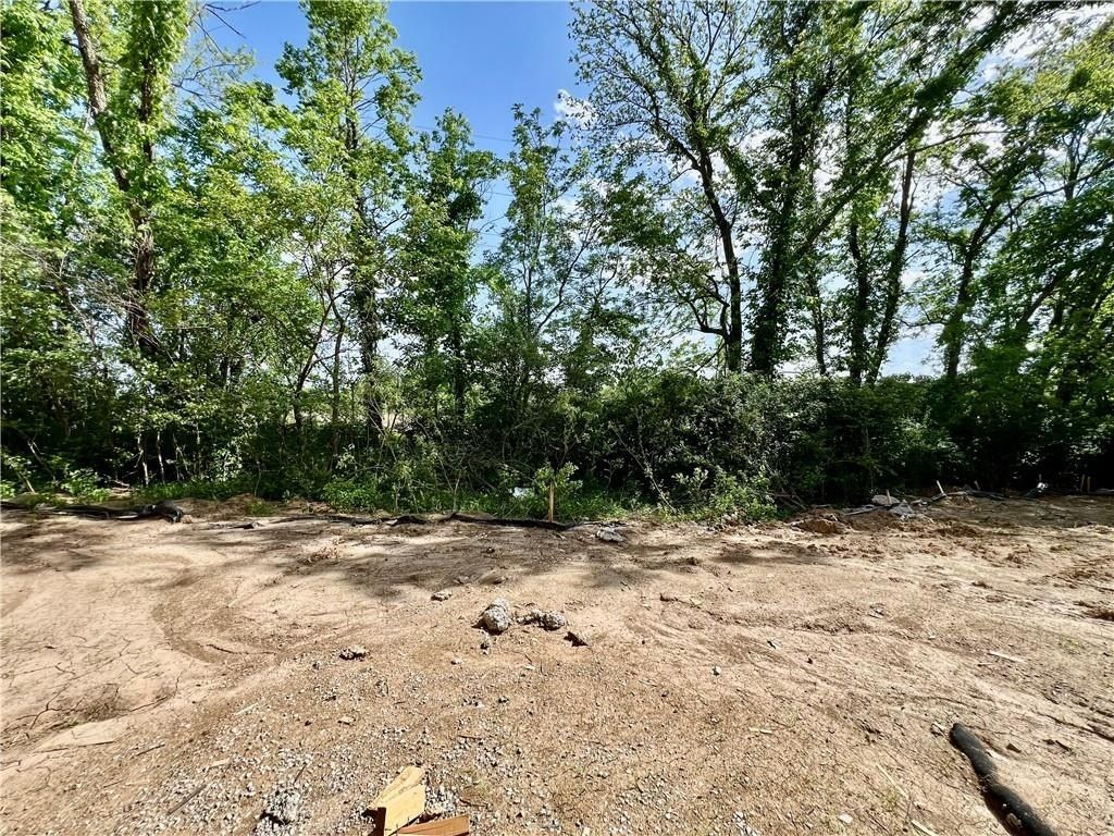 1969 Longview Drive. Liberty, MO 64068