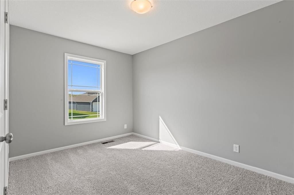 11207 207Th Street. Peculiar, MO 64078