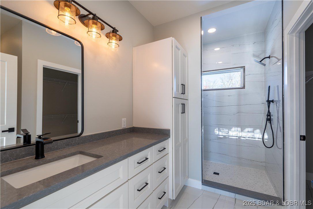 9 Kingdom Cove Road. Sunrise Beach, MO 65079