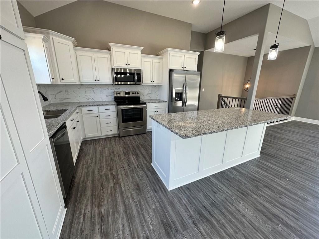 318 Ne 51 Road. Warrensburg, MO 64093