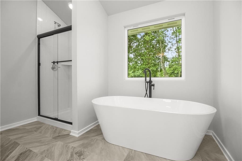 3912 Se Adams Drive. Blue Springs, MO 64014