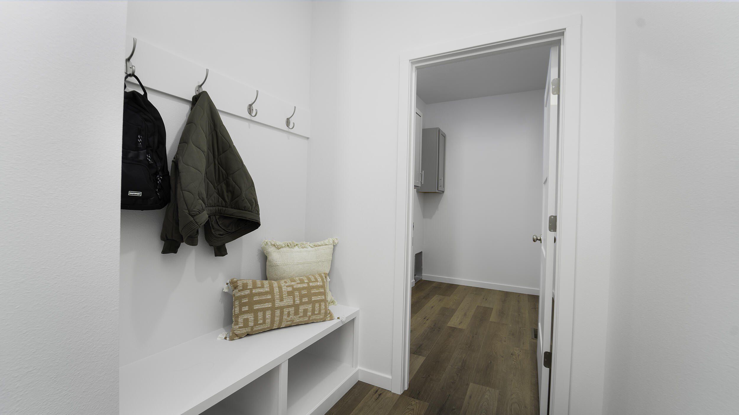 4074 E Ashwood Court. Brookline, MO 65619