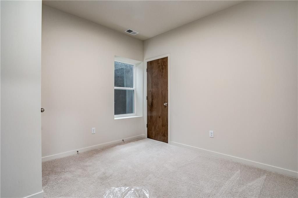 4411 E 135Th Street. Grandview, MO 64030