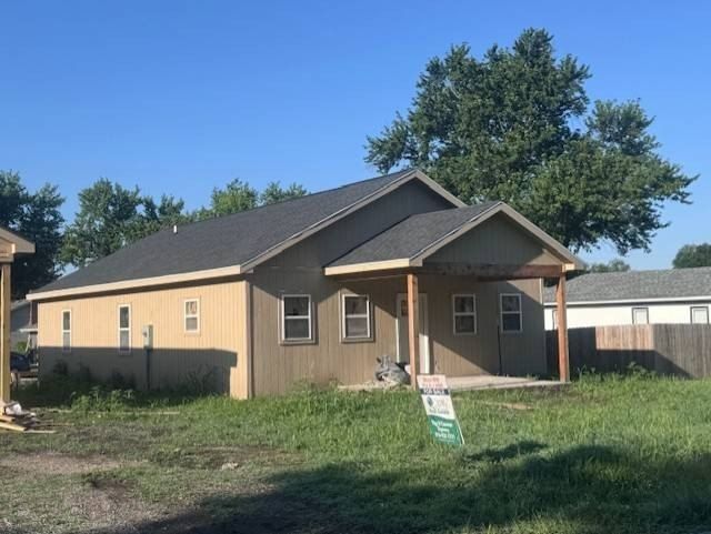 617  W Prairie. Cameron, MO 64429