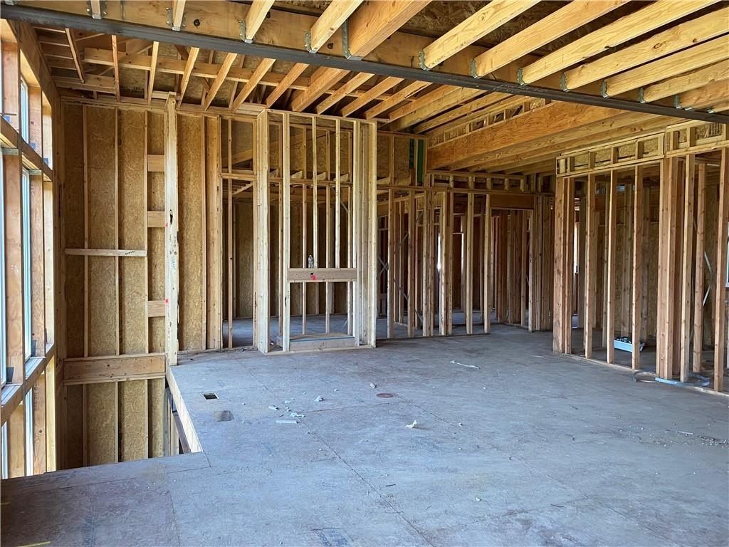 2806 Ne 102Nd Street. Kansas City, MO 64155