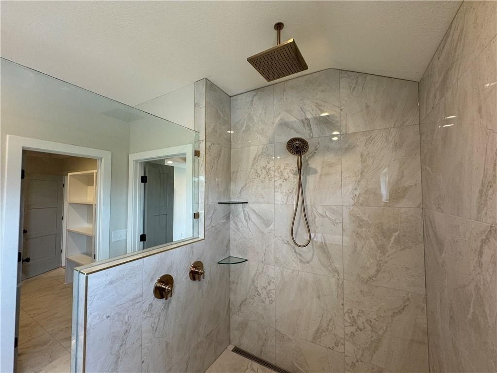 3141 Sw Summit View Trail. Lees Summit, MO 64082