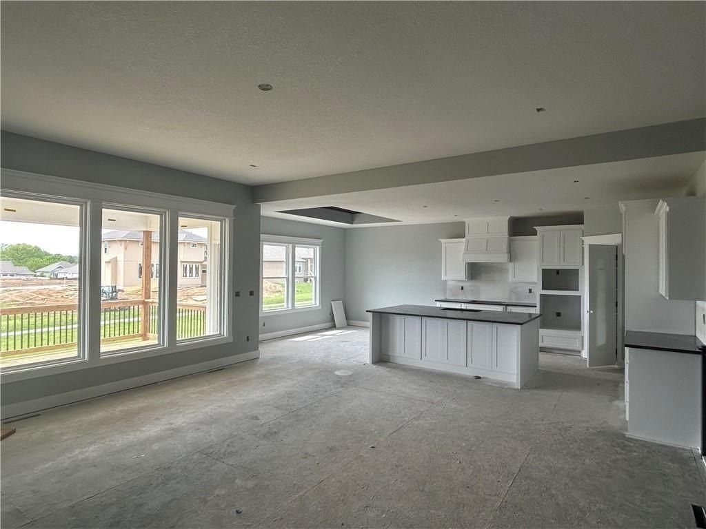 2344 Ne Colonnade Avenue. Blue Springs, MO 64029