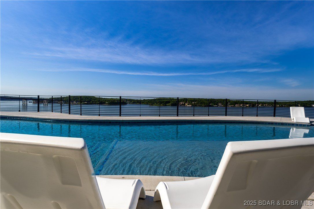100 Blue Heron Hill Unit 105. Lake Ozark, MO 65049
