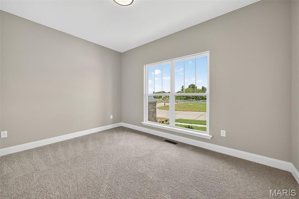 525 Ryehill Drive. St Peters, MO 63376