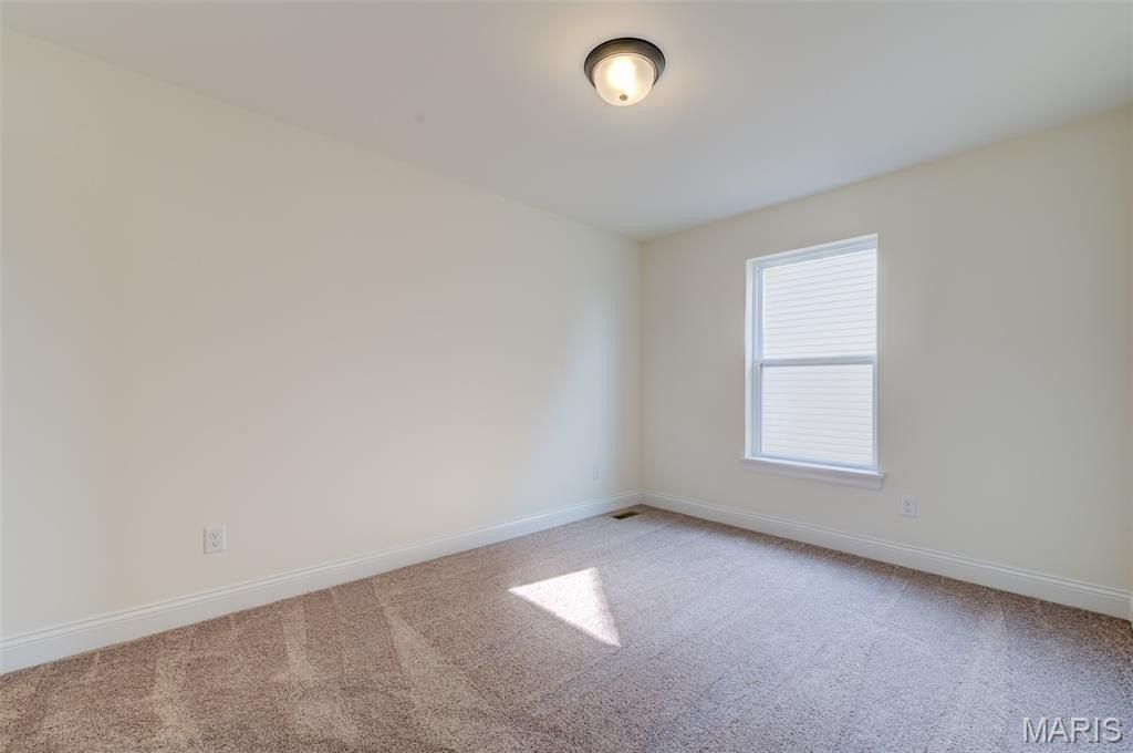 2025 Maryland Oaks Circle. Saint Louis, MO 63146