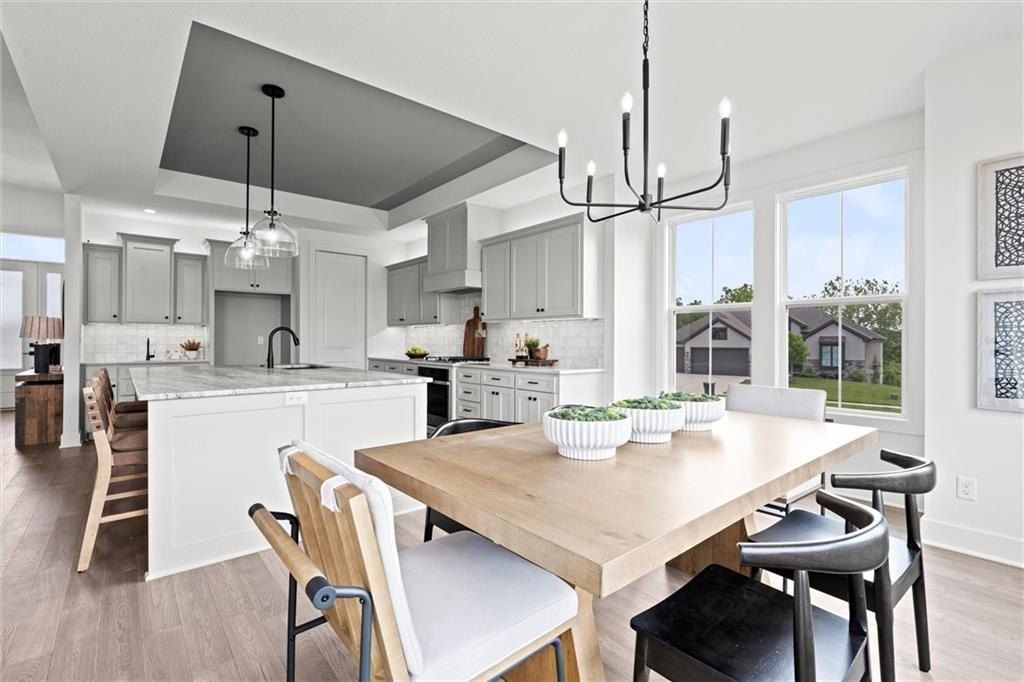 9845 Ne 104Th Terrace. Kansas City, MO 64157