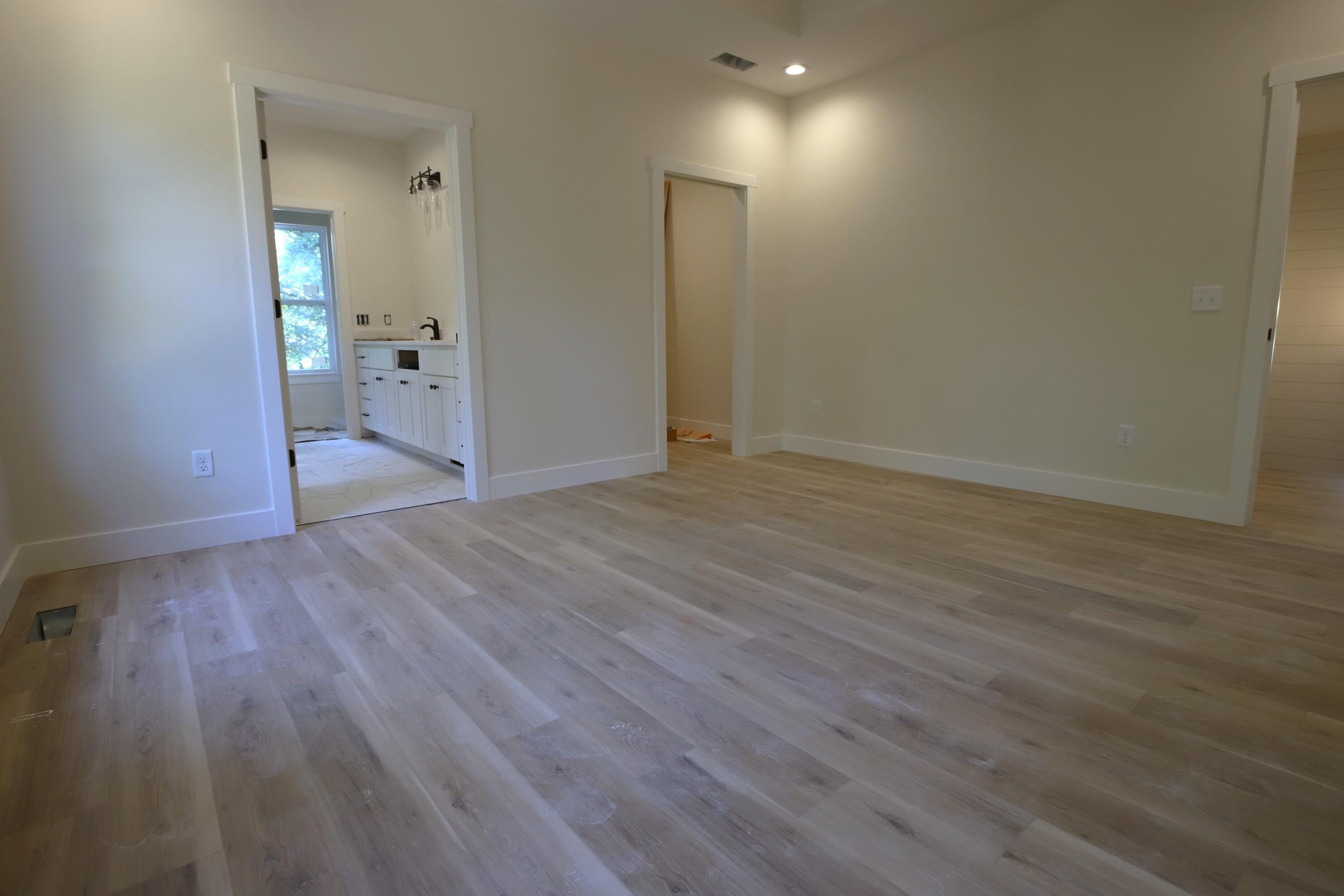 3025 Willoughby. Clever, MO 65631