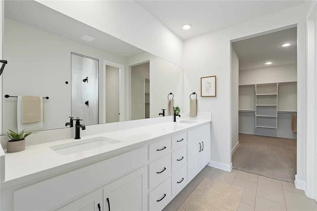 1806 Halls Creek Avenue. Raymore, MO 64083