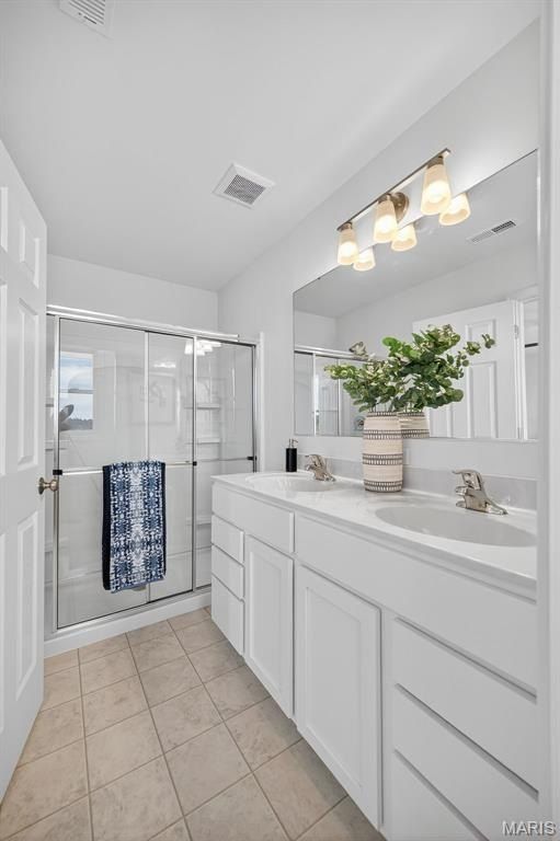 3075 Pirogue Street. Saint Charles, MO 63301