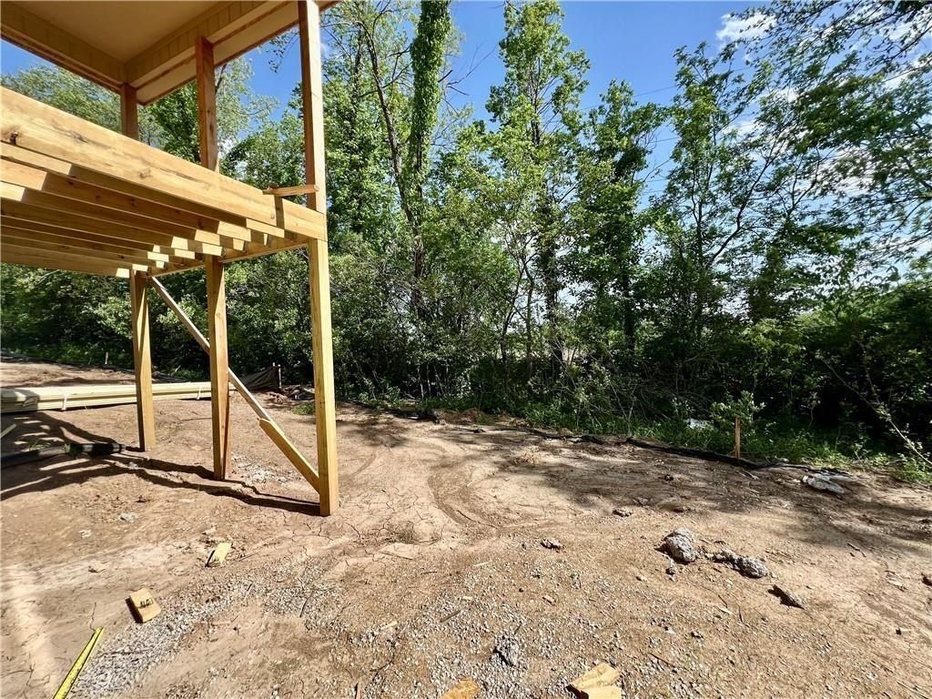 1929 Longview Drive. Liberty, MO 64068