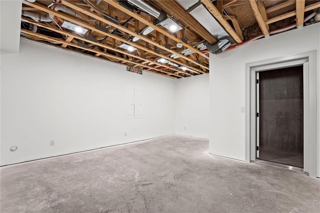 2621 Nw 84Th Place. Kansas City, MO 64154