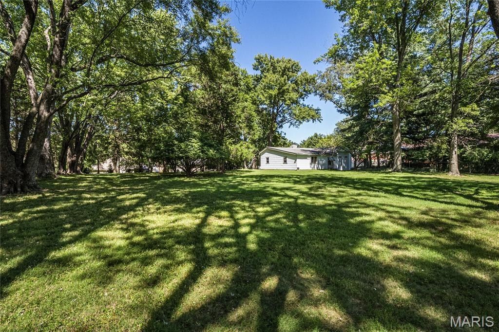 801 Reinke Road. Ellisville, MO 63021