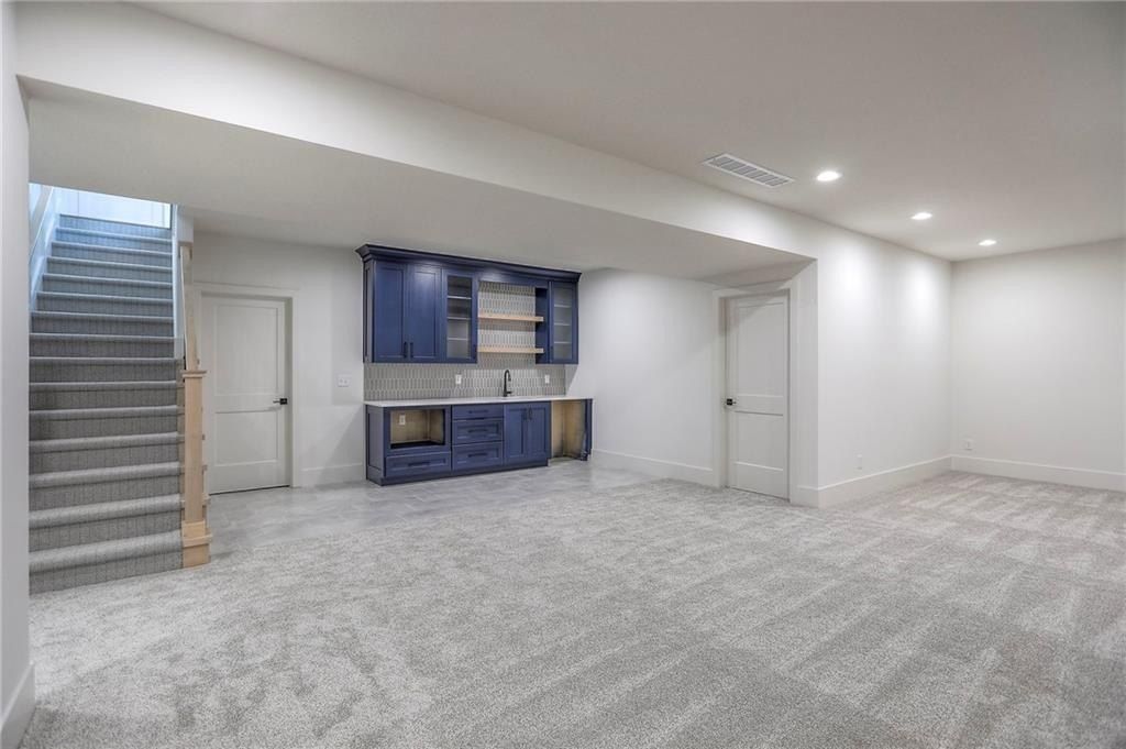 9301 Sw Leviathan Court. Lees Summit, MO 64064