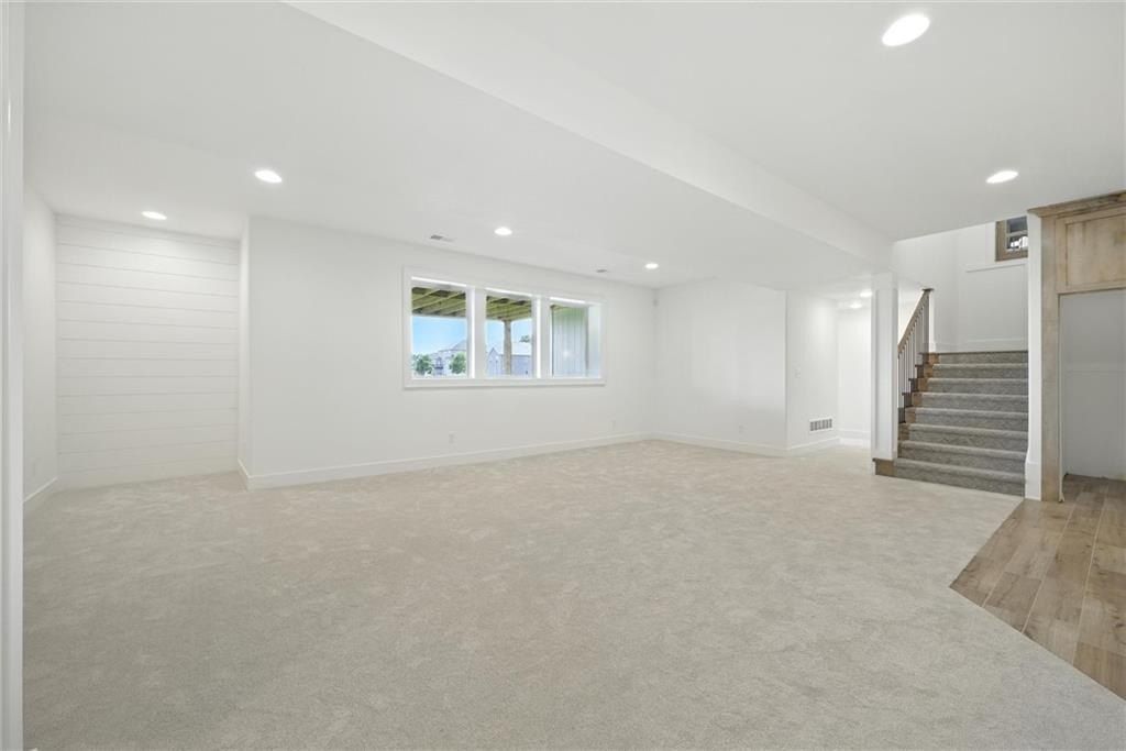 1807 Halls Creek Avenue. Raymore, MO 64083