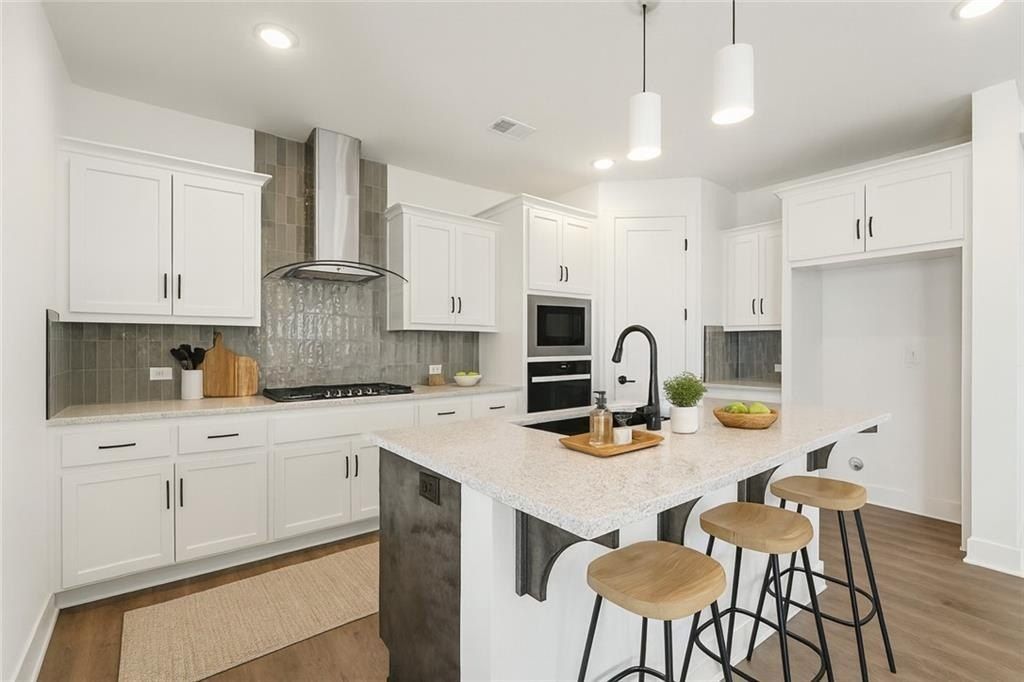 1822 Woodward Circle. Raymore, MO 64083