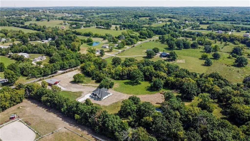 10707 S Hunt Road. Lone Jack, MO 64070