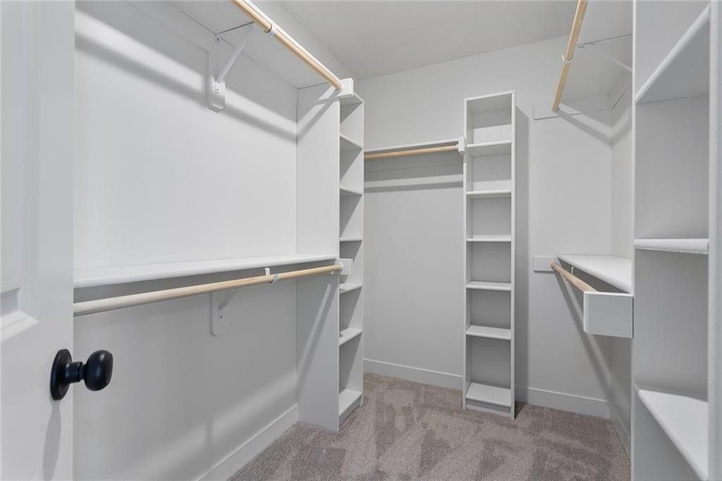 1320 N Holland Court. Independence, MO 64056