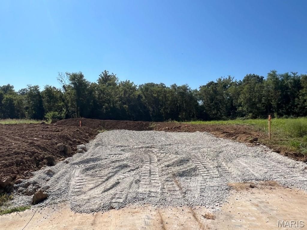 110 Lake Hollow Court. Labadie, MO 63055