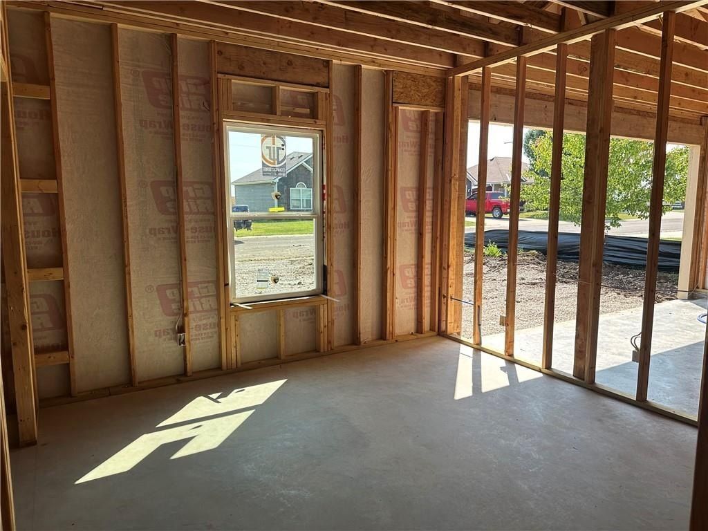 704 Colony Avenue. East Lynne, MO 64743