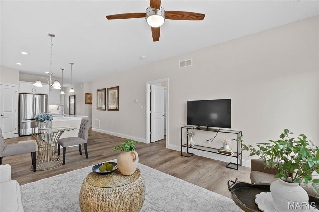 897 Walter Way. Washington, MO 63090