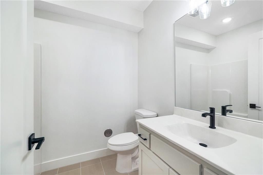 2376 Ne Skopelos Court. Blue Springs, MO 64029