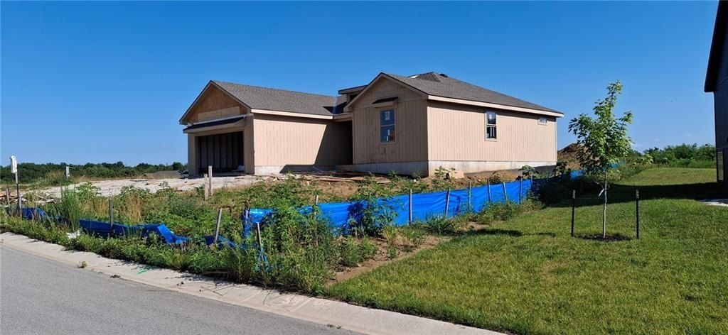 701 Se 21St Street. Oak Grove, MO 64075