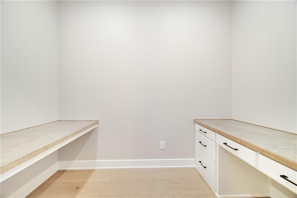 2345 Ne Colonnade Avenue. Blue Springs, MO 64029