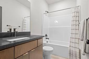 2513 Ne Wheatley Drive. Blue Springs, MO 64029