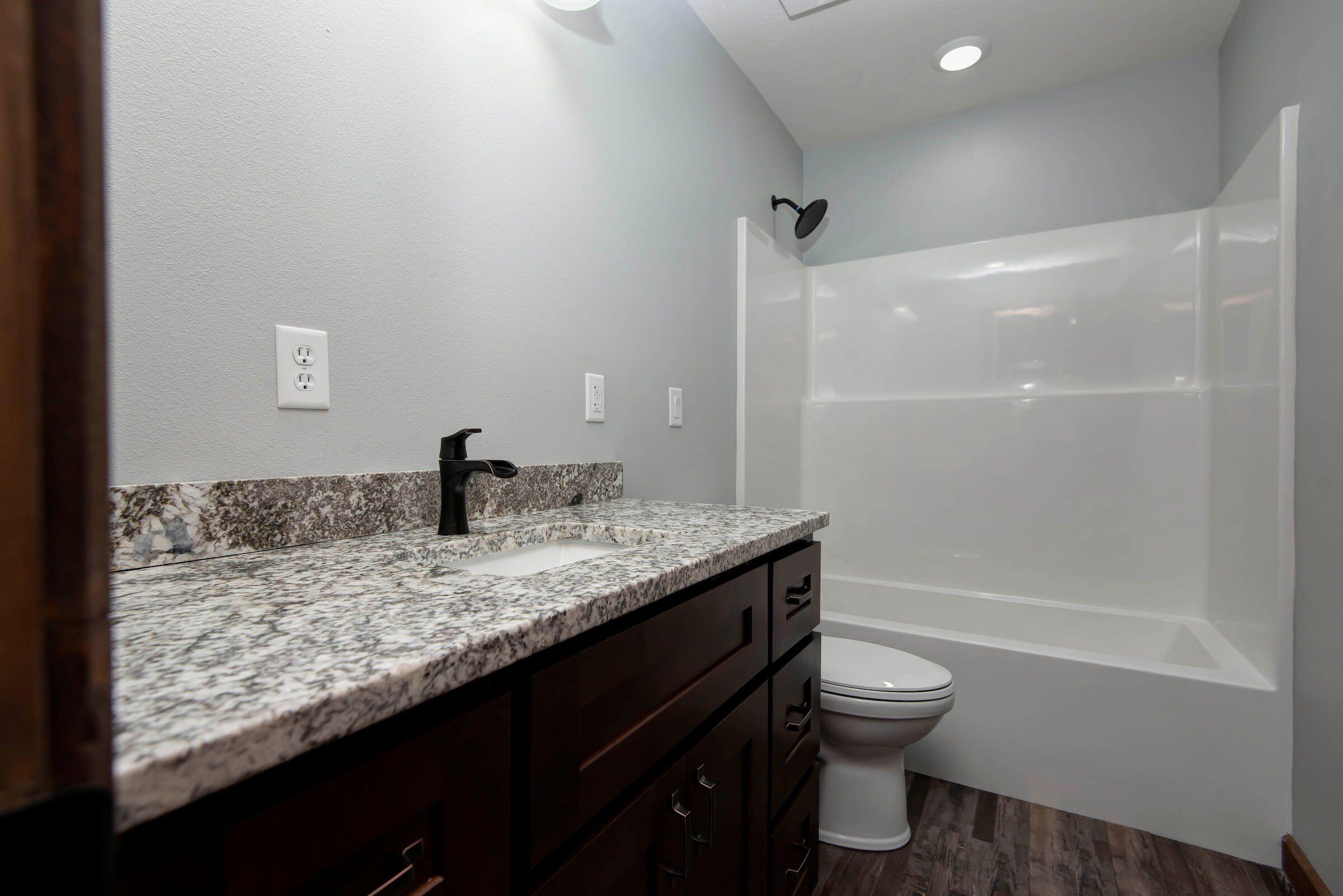 1939 Thomas Road. Norwood, MO 65717