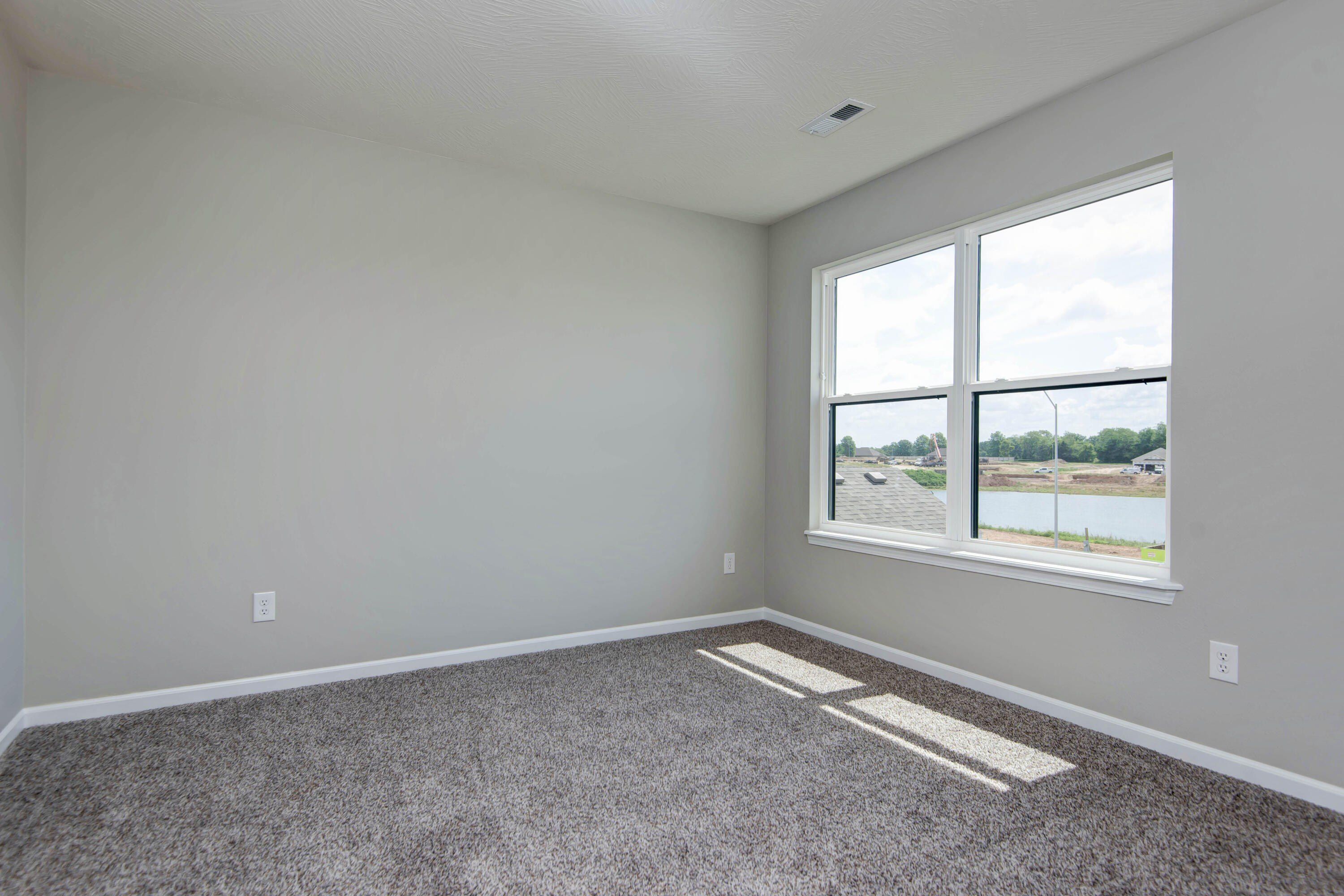 1914 W Woodhaven Drive. Ozark, MO 65721