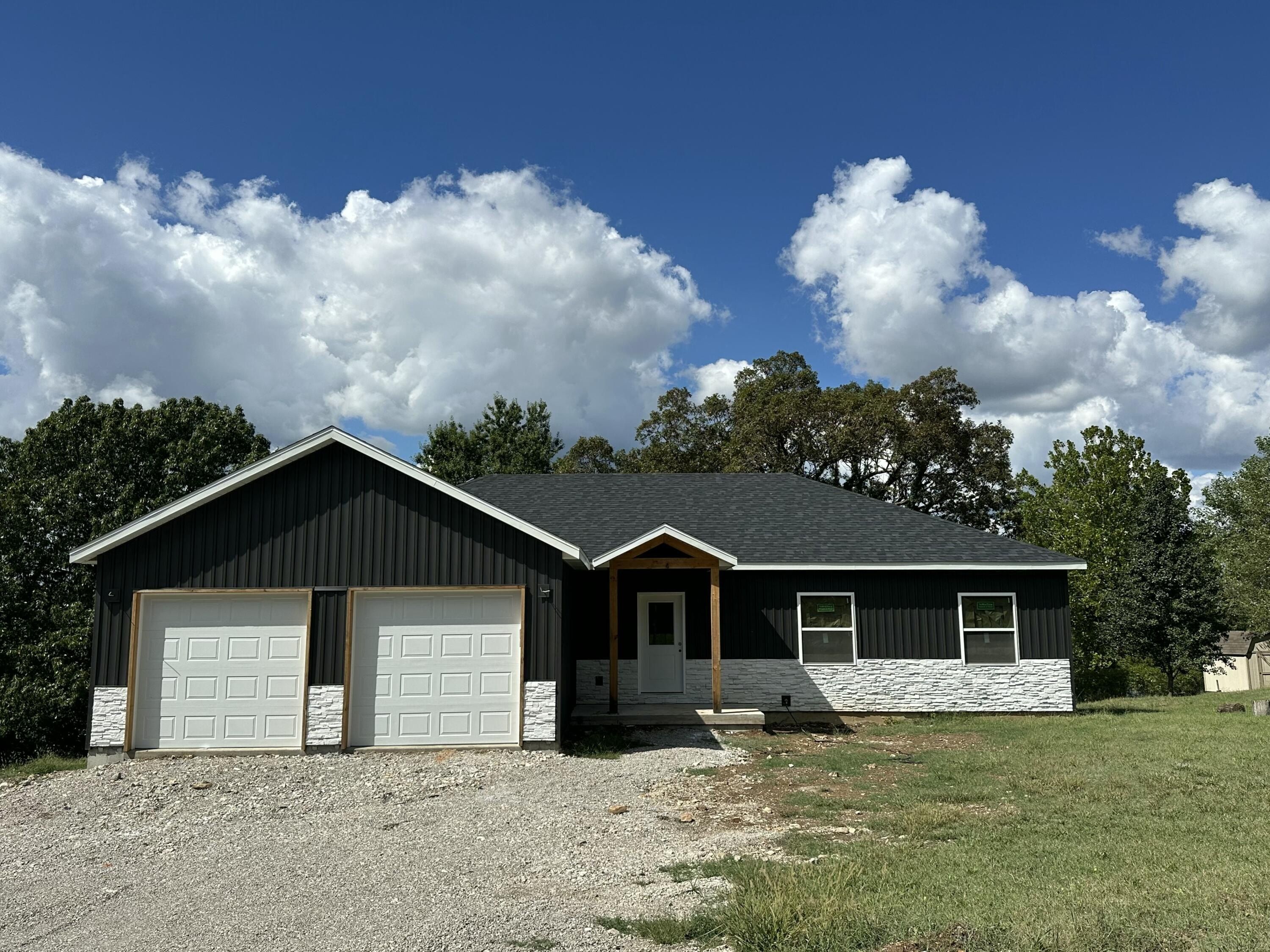 565 N White Oak St Street. Marshfield, MO 65706