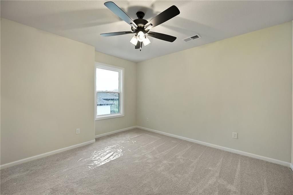 300 Nw Earle Lane. Lees Summit, MO 64081