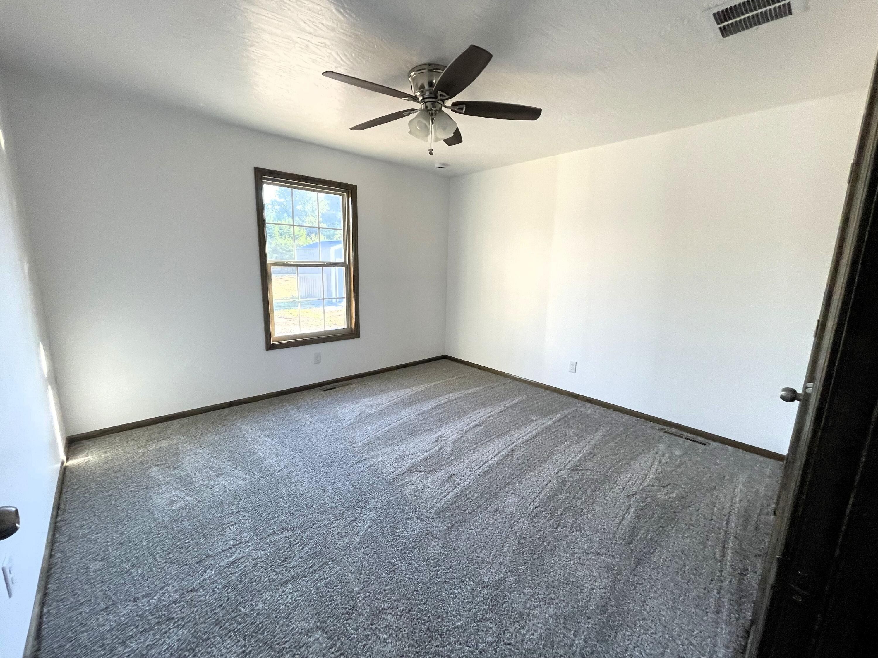 128 Somerset Road. Buffalo, MO 65622