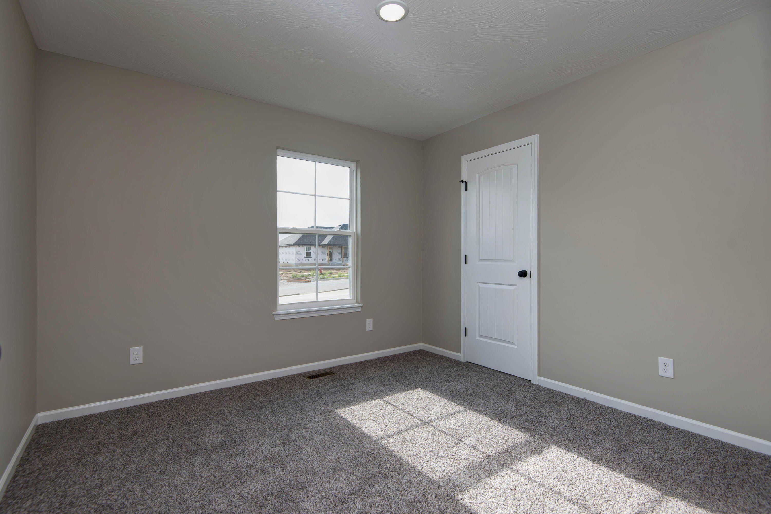 813 S Wheaton Hills Drive. Nixa, MO 65714