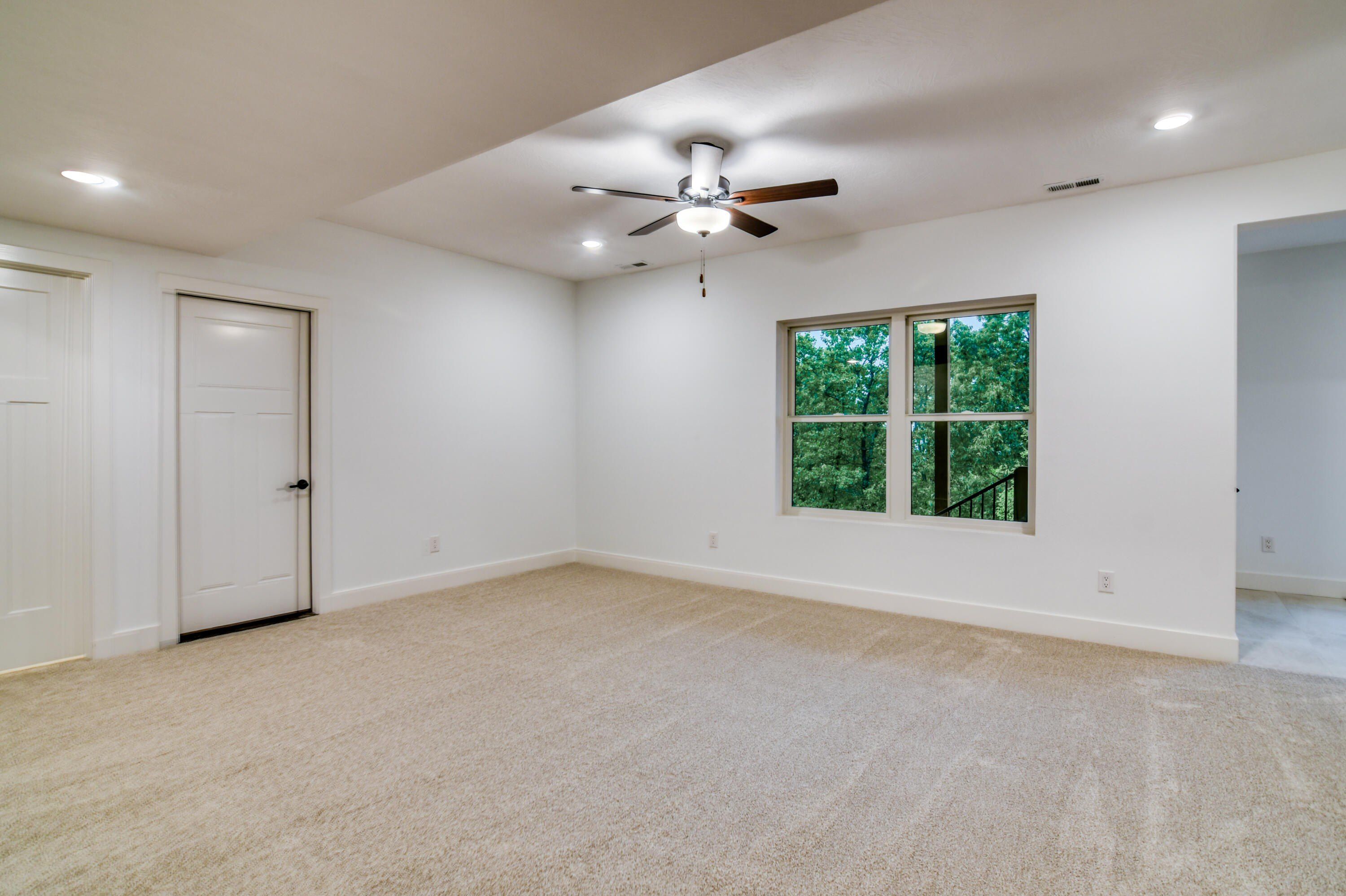 327 Sunset Drive. Chestnutridge, MO 65630