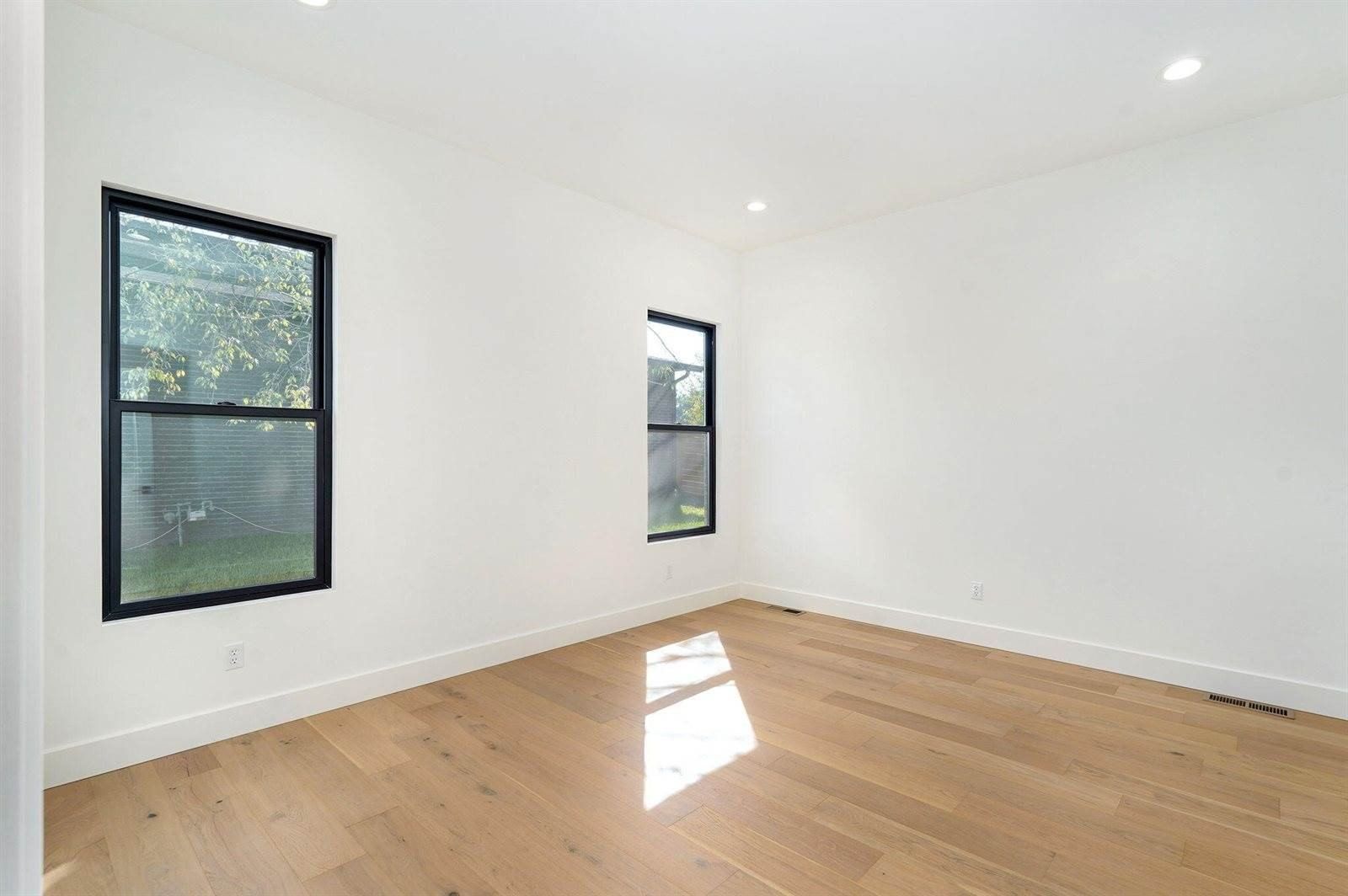 1702 East Cobblestone Drive. Ozark, MO 65721