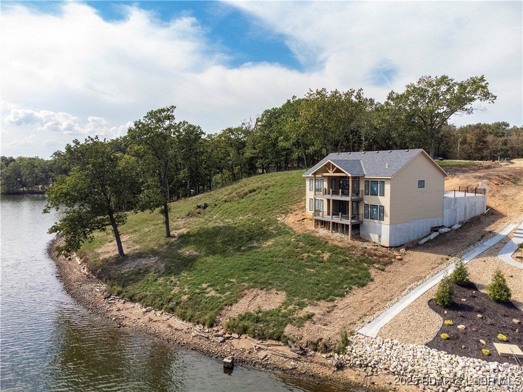 154 Lakeway Lane. Climax Springs, MO 65324