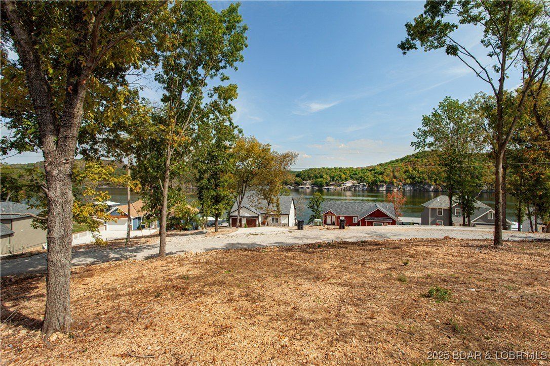 48 Eagles Pass. Climax Springs, MO 65324